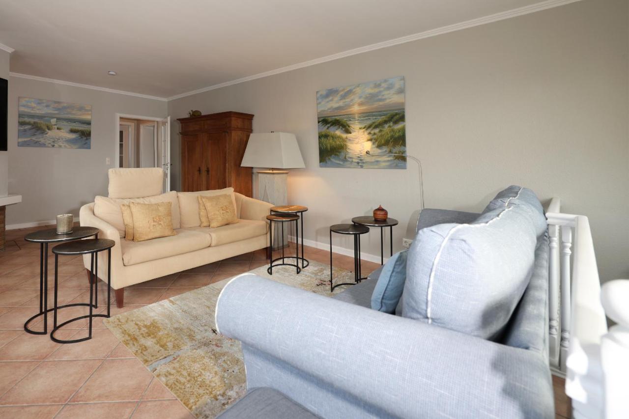 Strand Cottage *